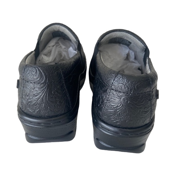 Klogs Naples tooled slip proof clog shoes 7 - Picture 6 of 12